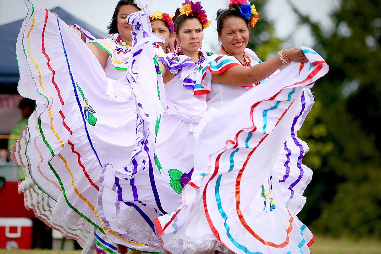 Centroamericanos hacen vibrar Seattle en colorido festival