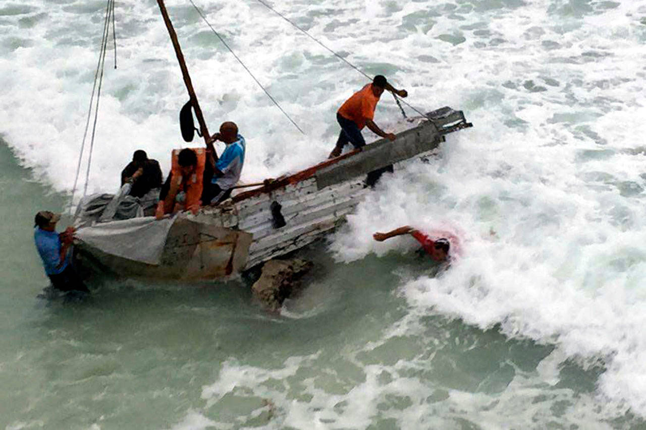 Llegué en bote de Cuba y nos dejaron entrar al país. Pedí a mi hermano y no hay visa disponible ¿Qué hago?