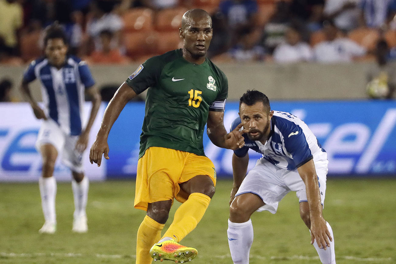 Inhabilitado, Malouda juega por Guyana Francesa en Copa Oro