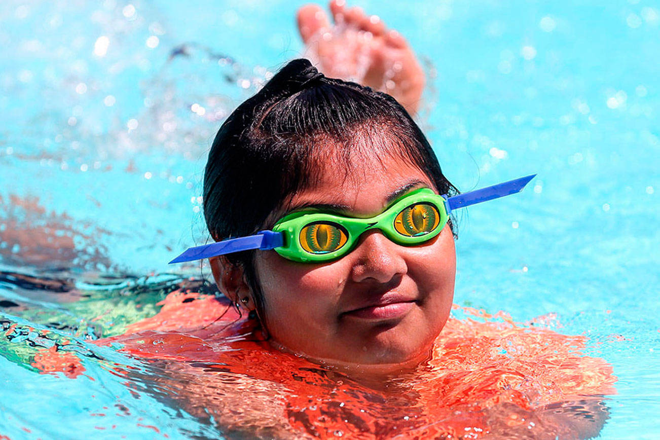 YMCA ofrece clases gratuitas de natación a familias de Casino Road