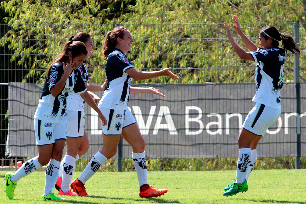 Golean las Rayadas al Necaxa