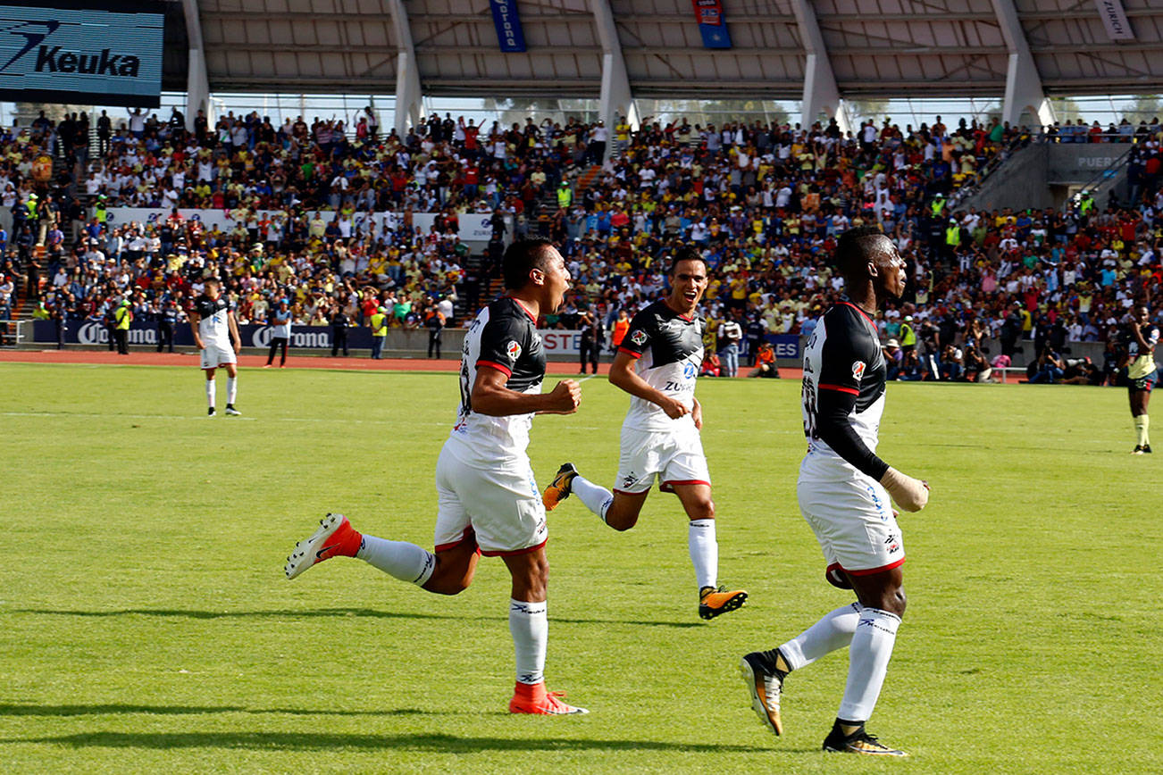 Causan Lobos doble pesadilla a Veracruz