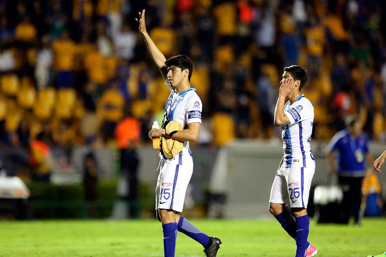 Aplastan Rayados a Monarcas