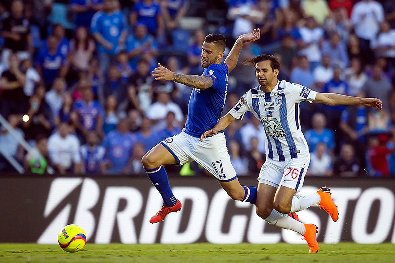 Aplasta Cruz Azul al Pachuca