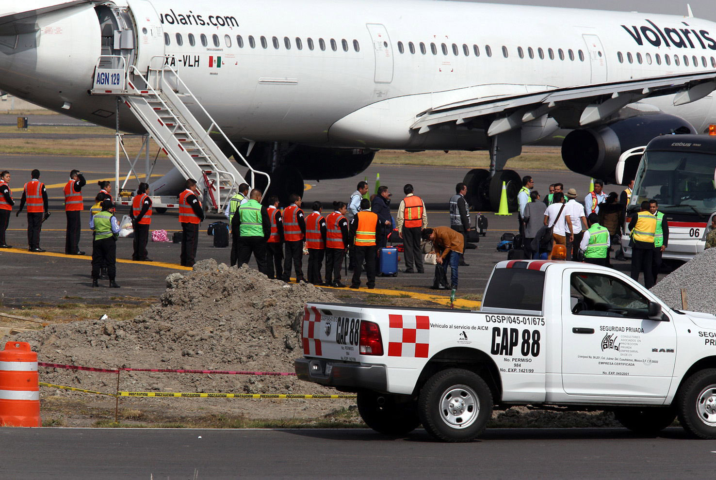 Suman 11 amenazas de bomba en aeropuertos