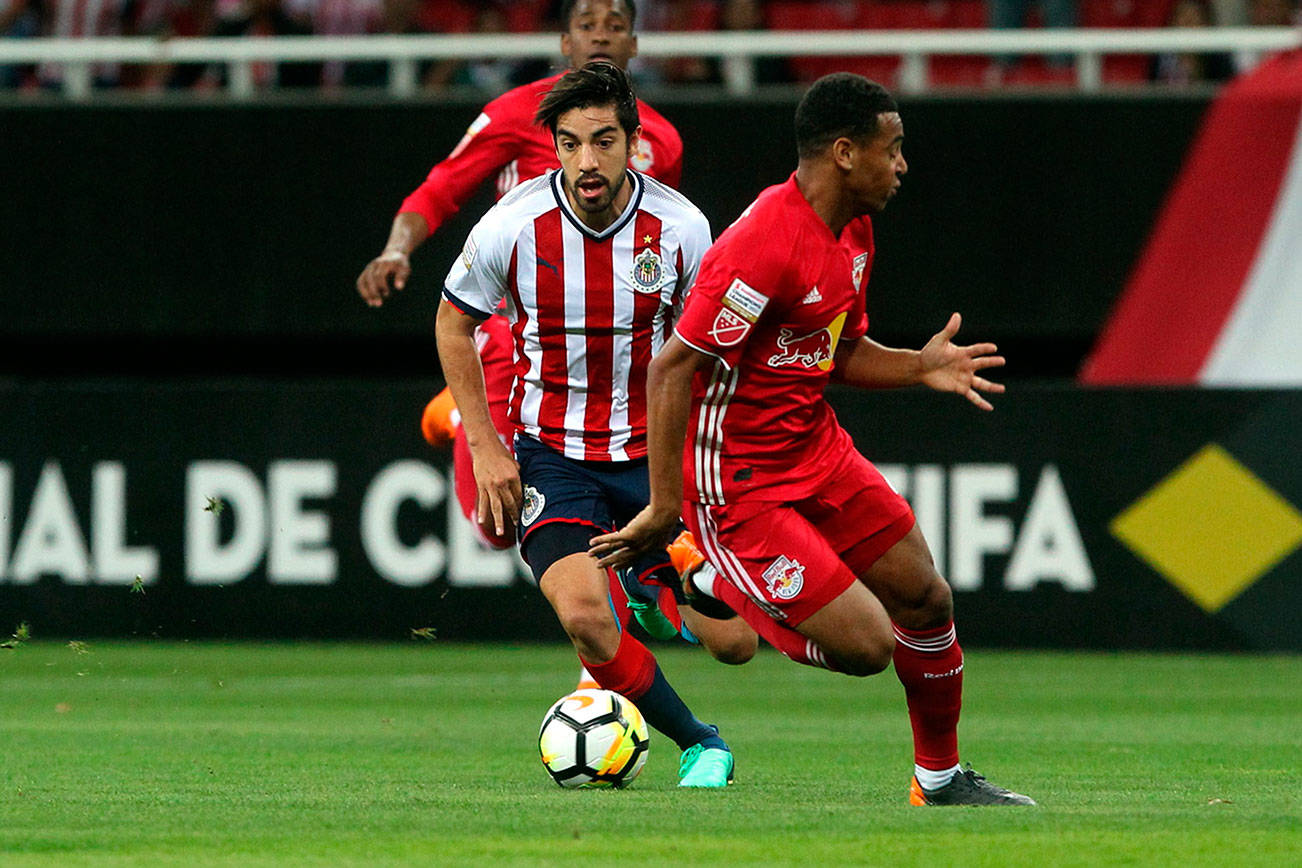 Derrota Chivas a Toronto FC en Canadá