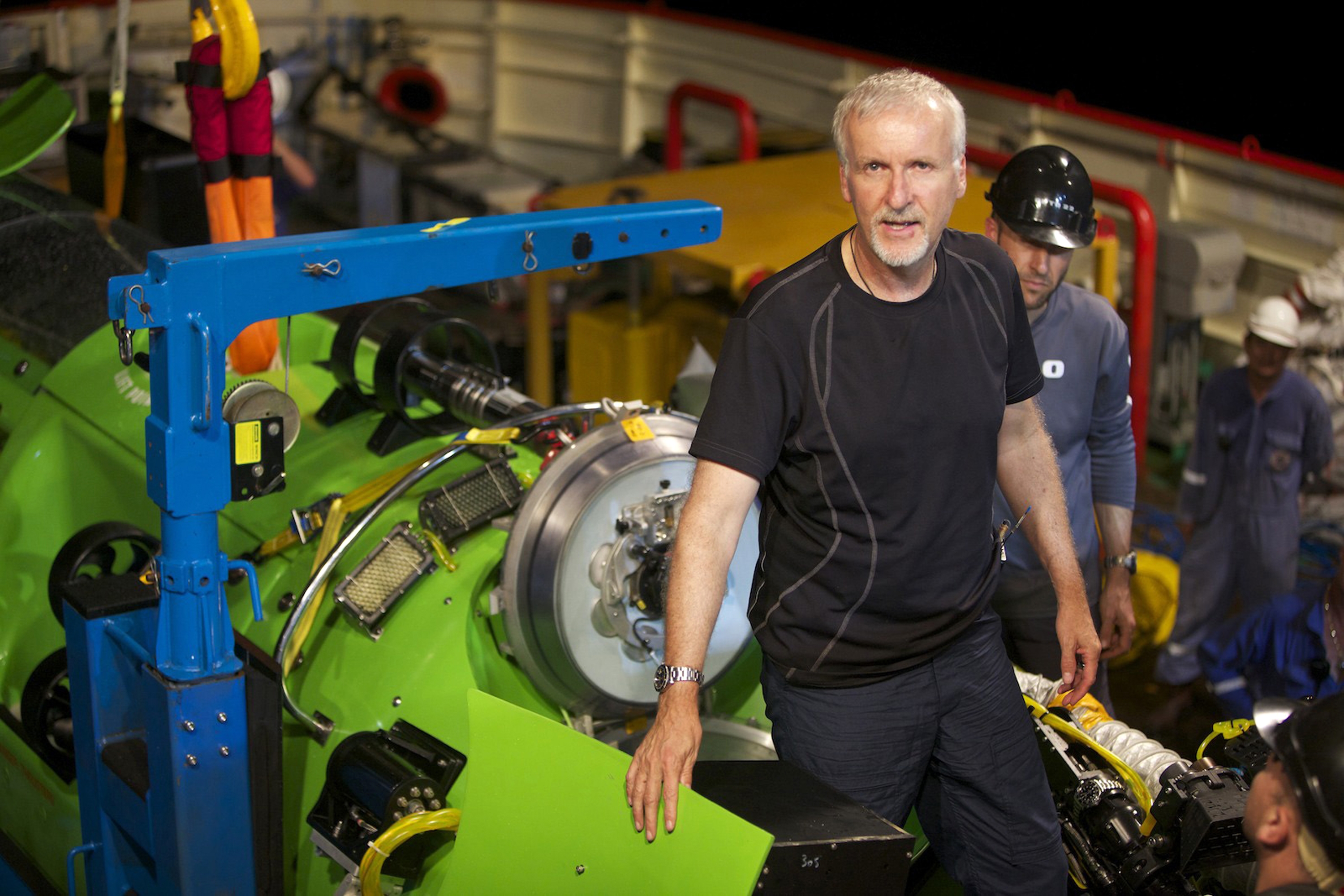 James Cameron, otros ricos y famosos, exploran el último abismo