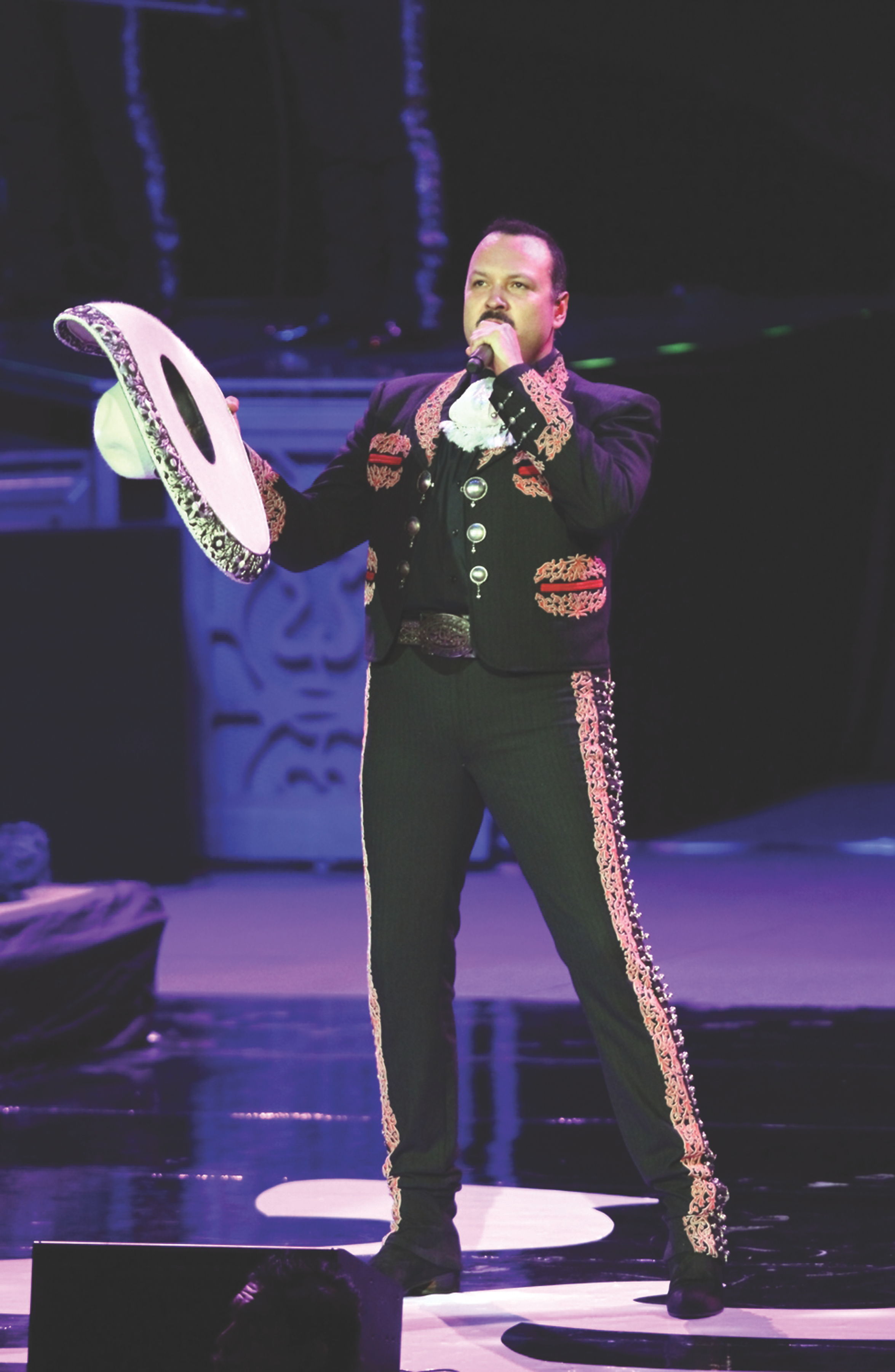 Pepe Aguilar tendrá su propia estrella en el Paseo de la Fama