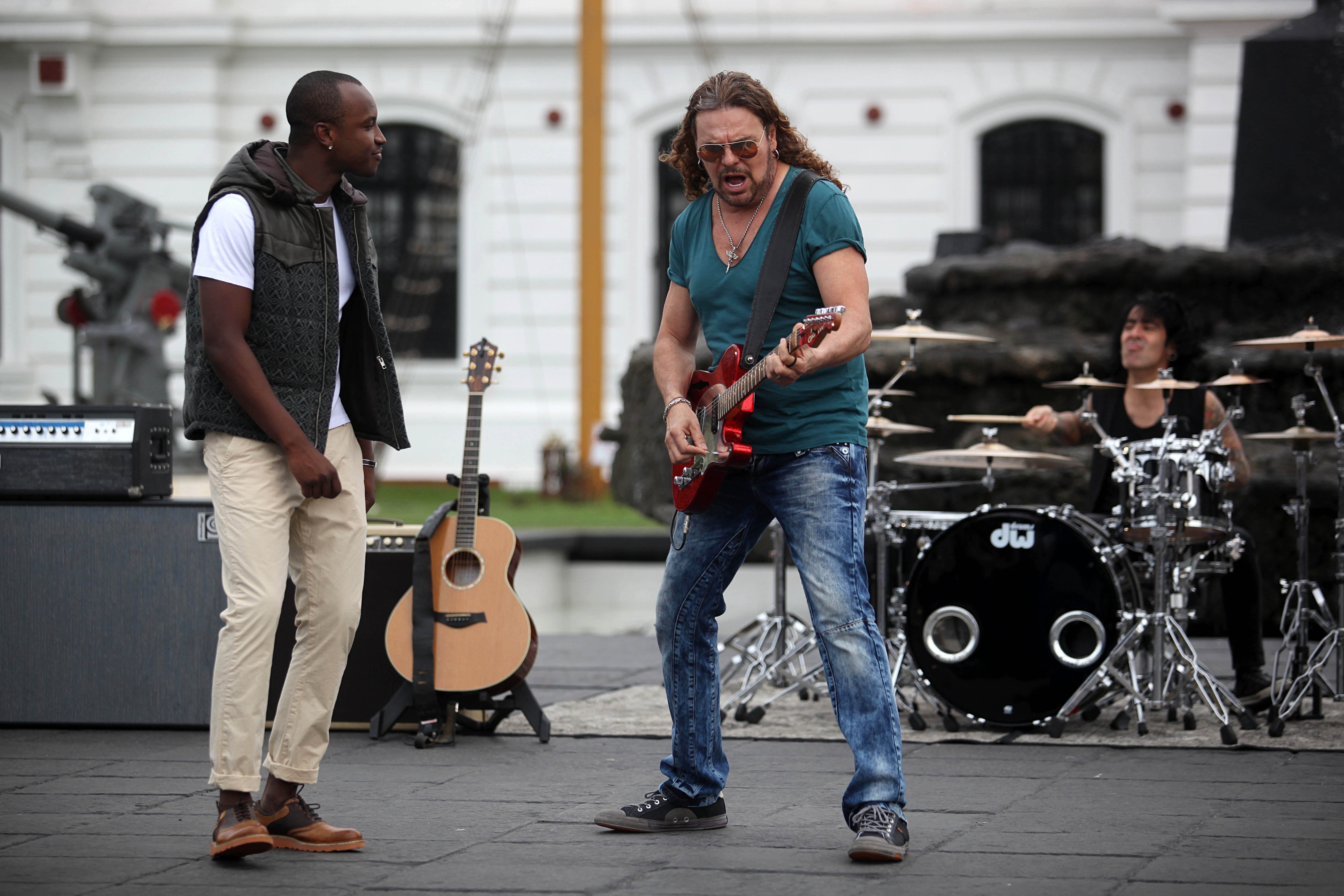 Maná graba video con Thianguinho en Veracruz