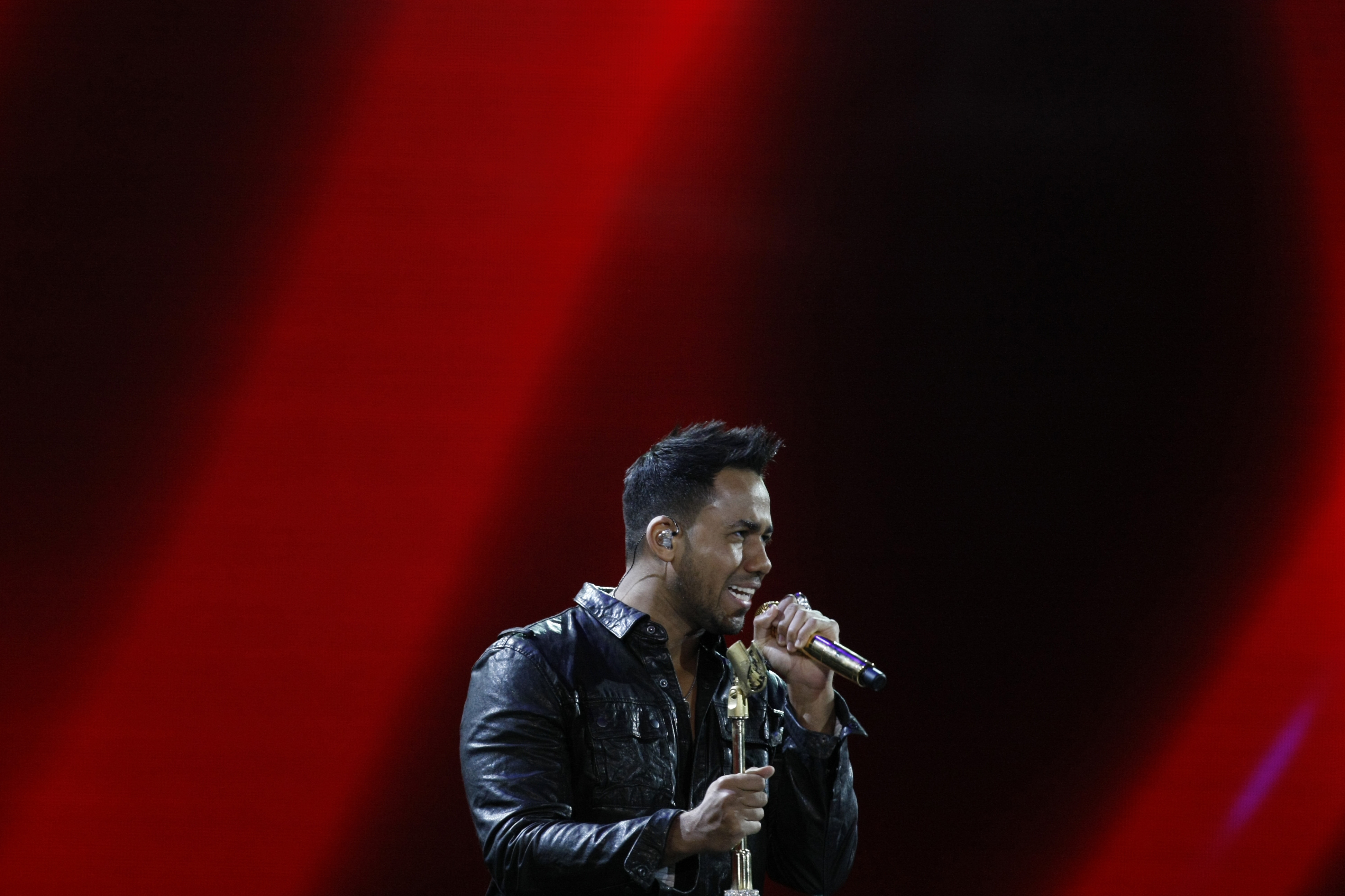 Romeo Santos y Daddy Yankee entusiasman a Viña