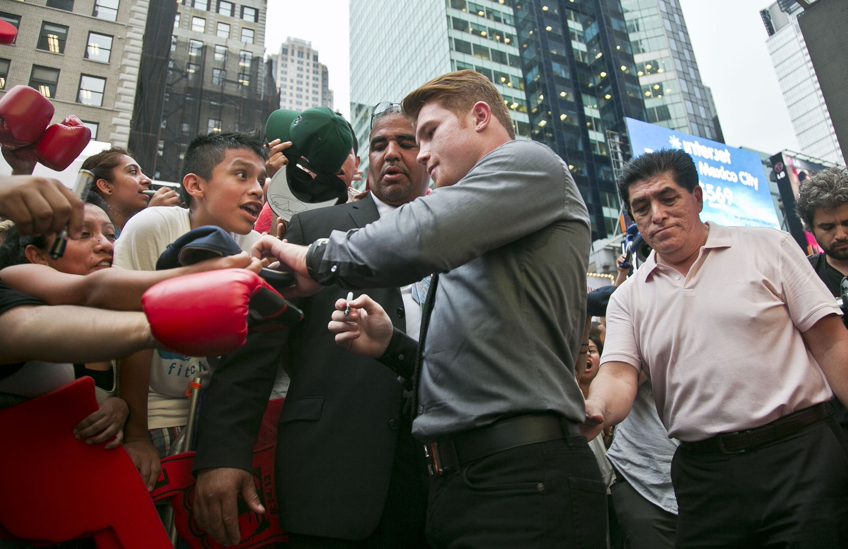 Ahora sí: Mayweather-Alvarez es una realidad