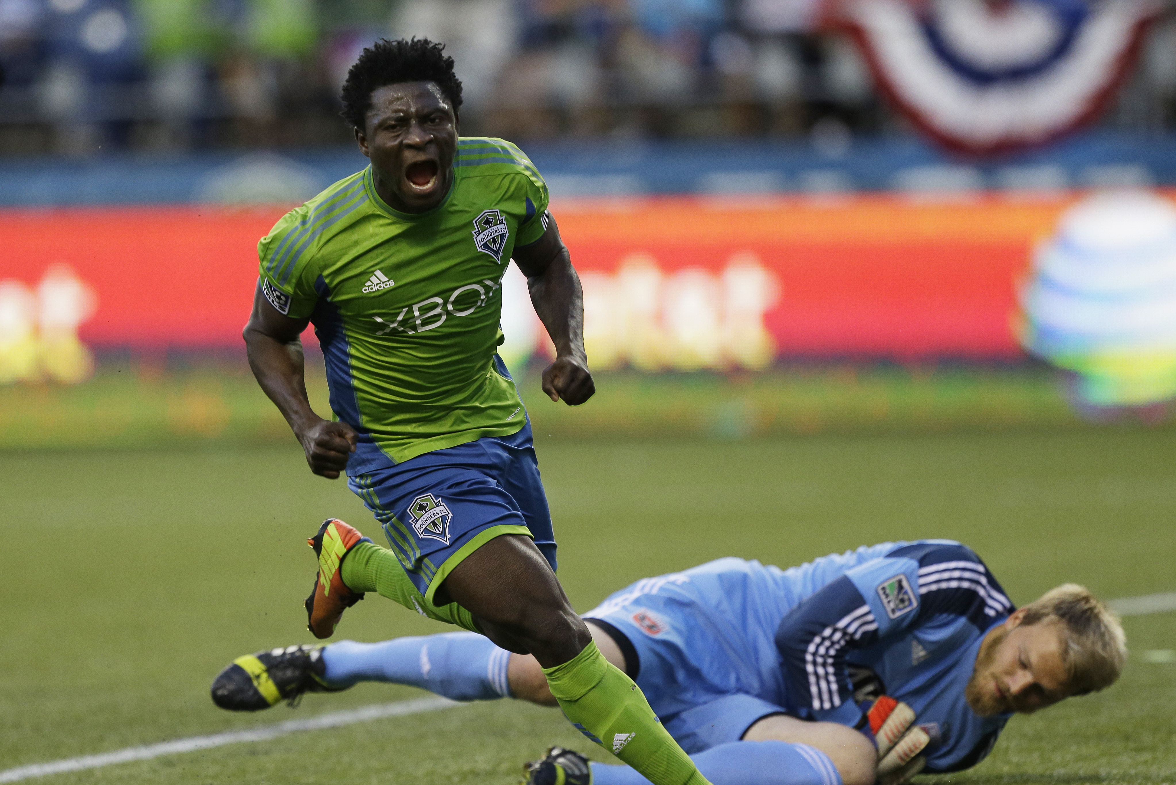 Martins lleva a Sounders al triunfo