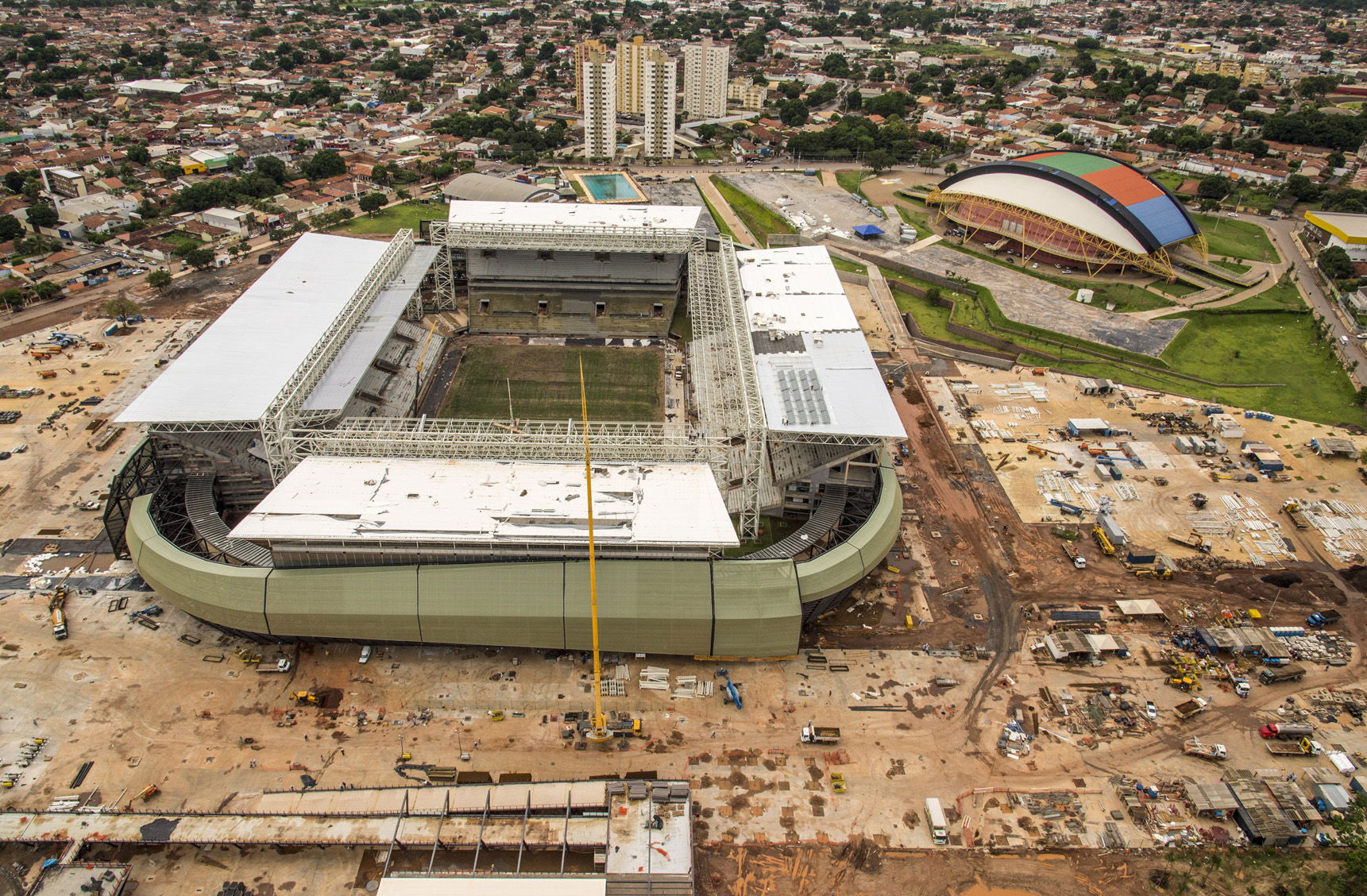 Abren estadio sin terminar Tuvo primer partido oficial el miércoles