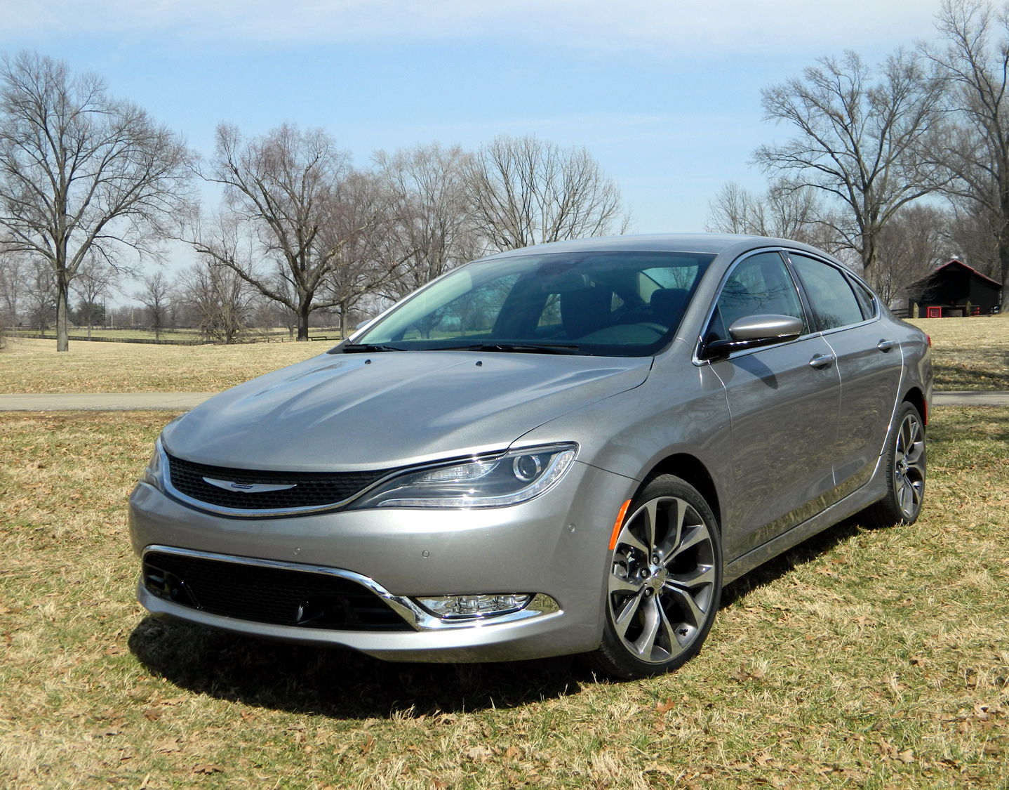 Destacan Chrysler y Nissan en ventas