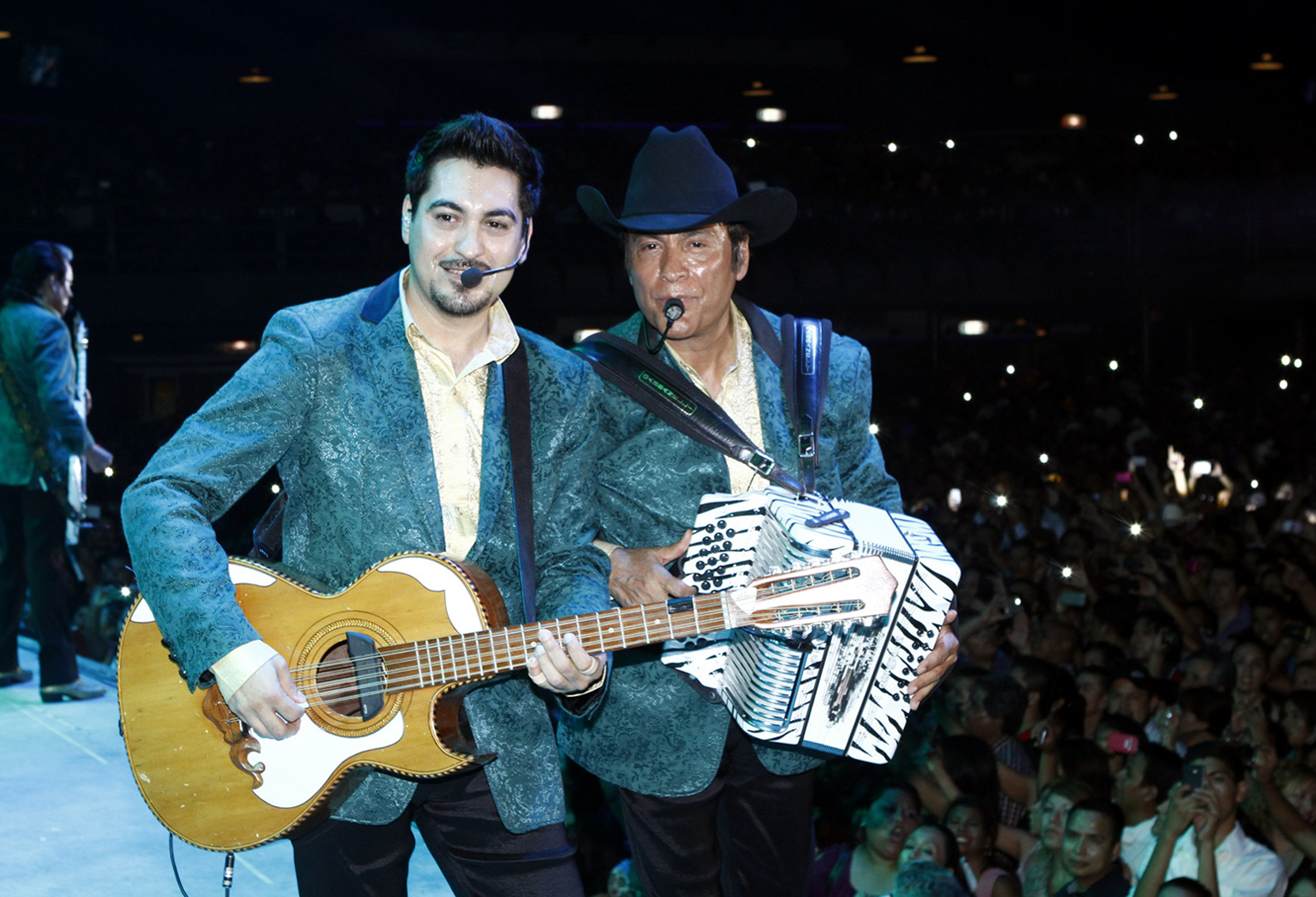 Vienen Los Tigres del Norte con nuevo rugido