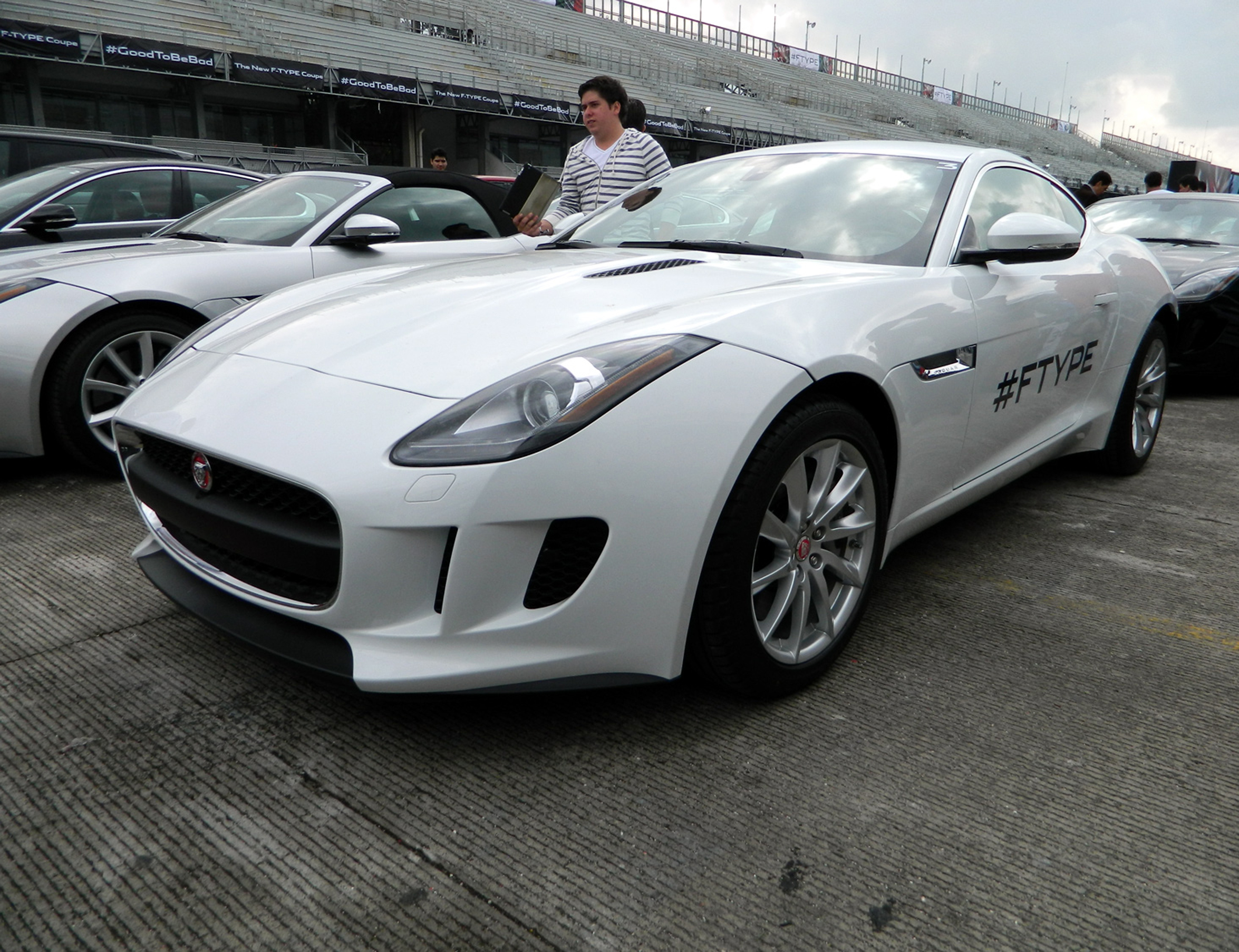 Presentan el Jaguar F Type Coupé