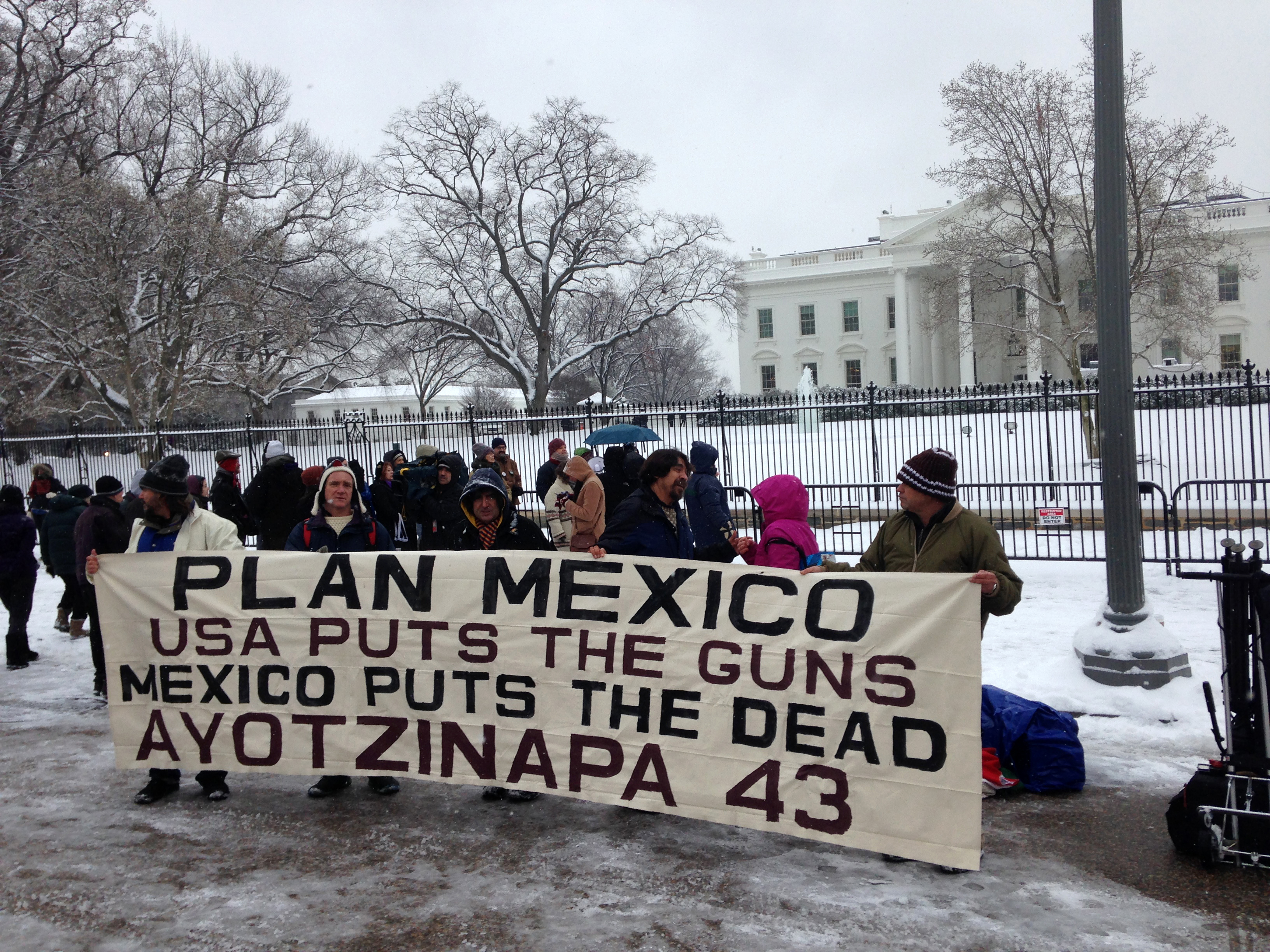 Obama y Peña Nieto se reúnen bajo sombra de Ayotzinapa