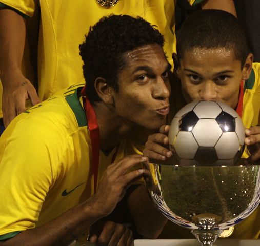 Brasil gana campeonato en penales