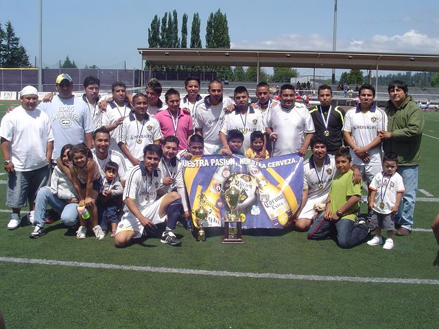 Liga latina celebra a campeones