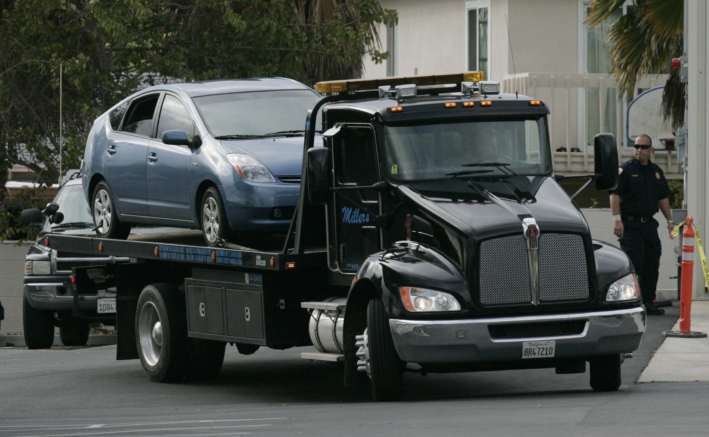 Investigan un Toyota que aceleró sin control en California