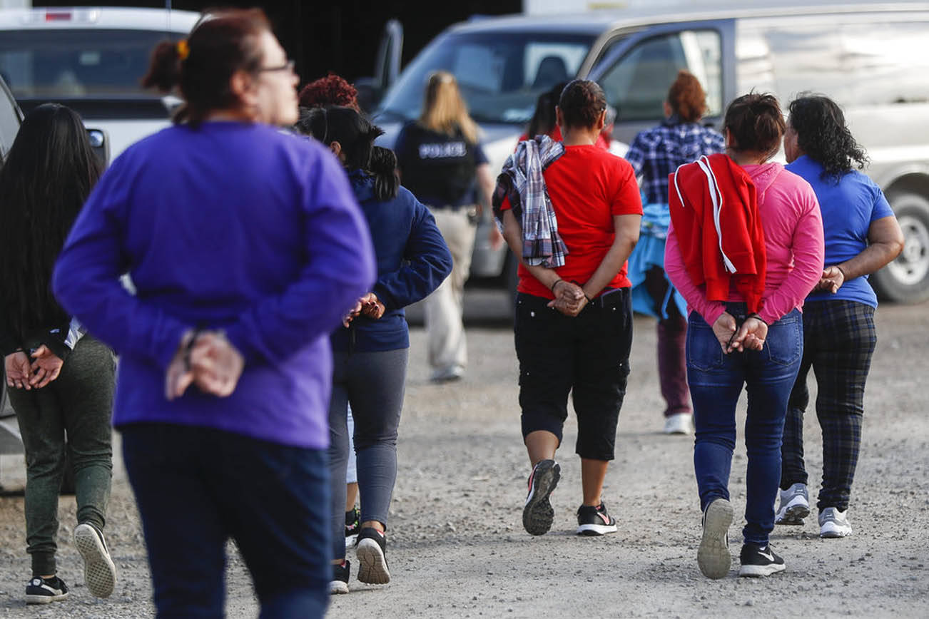 Ferguson anuncia demanda que desafía la política de separación familiar del gobierno de Trump