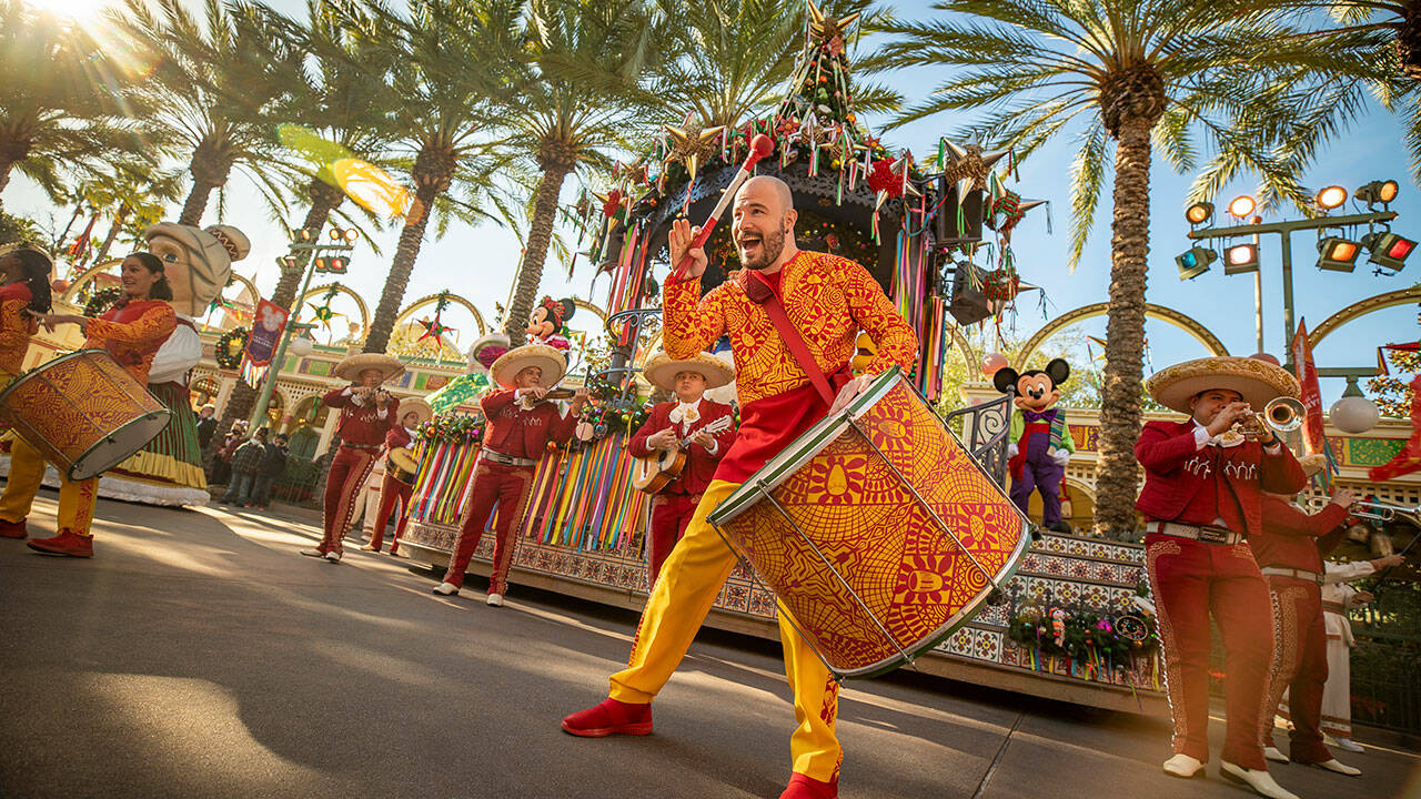 Taking place during the Holidays the Disneyland Resort, Disney ¡Viva Navidad! at Disney California Adventure Park is a jolly, joyous celebration of friendship and culture, featuring authentic mariachi and samba musicians, folklórico dancers, and Disney characters alike. (Christian Thompson/Disneyland Resort)