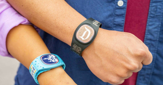 In fall 2022, MagicBand+ makes its momentous debut at Disneyland Resort in Anaheim, Calif., bringing the wearable technology to the West Coast for the first time. This innovation boasts a host of convenient capabilities – with more to come in the future. MagicBand+ can be connected to a theme park ticket or Magic Key pass for hands-free theme park entry, can be used to check into Lightning Lane entrances (separate valid Lightning Lane entry required) and can link Disney PhotoPass photos directly to guests’ Disney accounts. MagicBand+ also adds new, immersive elements and surprises to park experiences by syncing with special moments during nighttime spectaculars, pulsing with colorful, dancing lights and vibrations. For more details, guests should visit DisneyParksBlog.com. (Winston Suk/Disneyland Resort)