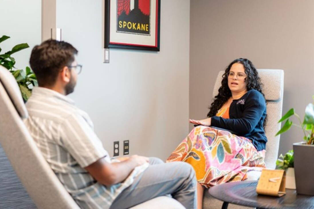 El trabajo de salud conductual es muy motivante y gratificante porque puedes ofrecer servicios en la lengua materna del paciente. Foto cortesía de Washington State Health Care Authority.